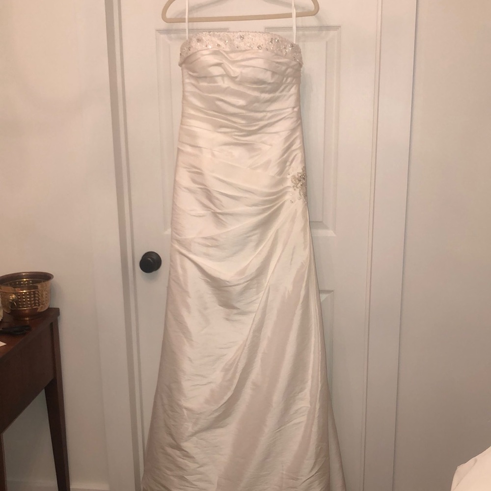 Mari Lee wedding dress. 8. Strapless